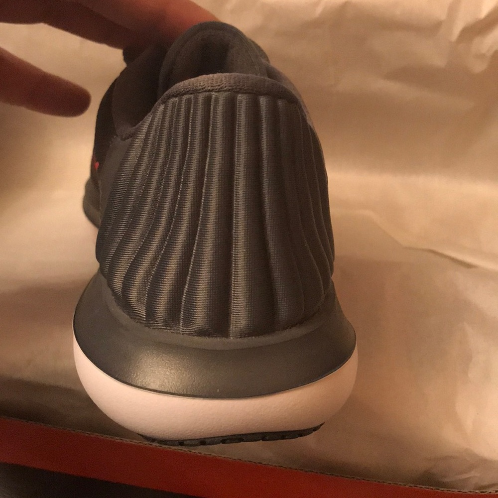 BRAND NEW AUTHENTIC NIKES! - Picture 5 of 8